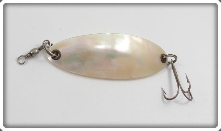 Unknown Pearl Or Shell Type Spinner